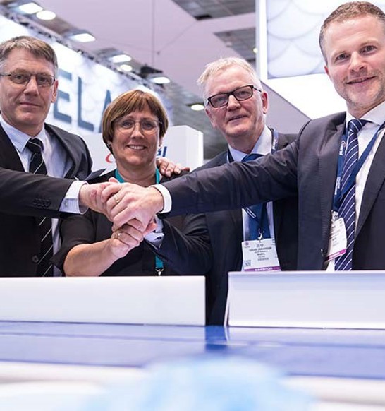 Visir and Marel Hand Shake